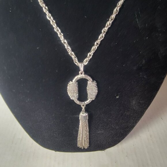 Vintage Sarah Coventry Classic Elegant Silver-Tone Tassel & Pendant Necklace - Picture 2 of 5